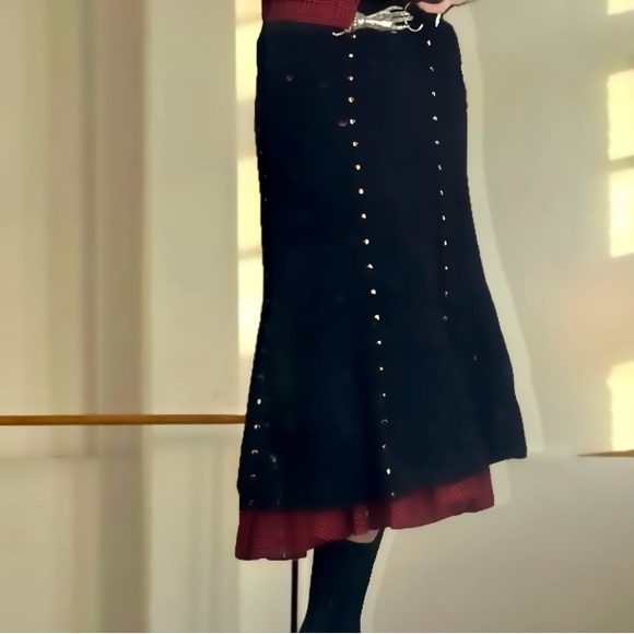 NY Collection Dresses & Skirts - Vintage Rare Brass Riveted Slightly Flared Knit Mermaid Black Skirt